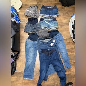 MATERNITY PANTS - LOT of 14 pants mix of long, short, cargo and leggings